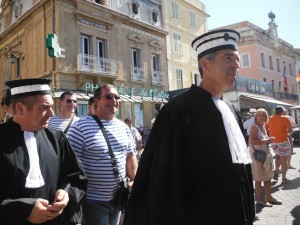 Prud’hommes en habit pour la procession de la Saint-Pierre Sanary juillet 2013 Prud'hommes en habit pour la procession de Saint-Pierre, Sanary juillet 2013